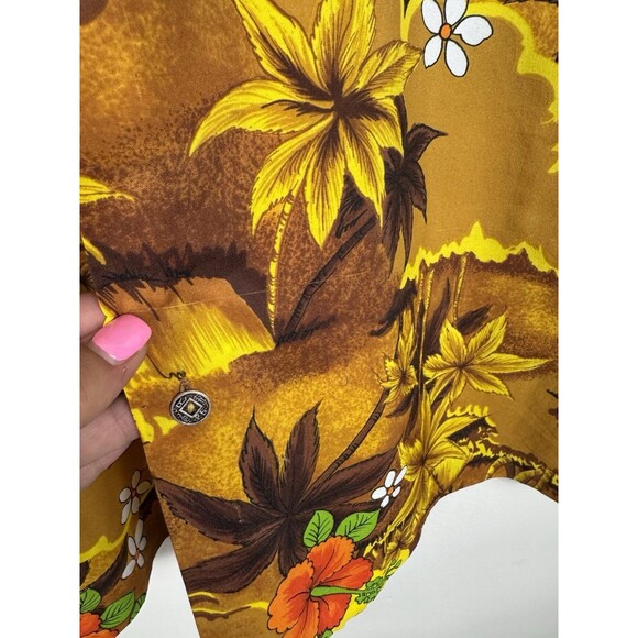 Vintage Royal Hawaiian Short Sleeve Button Up Mens Shirt Gold Floral Tropical - Picture 3 of 9